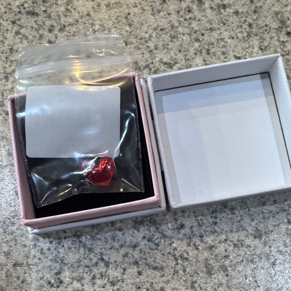 NWT Pandora Festive Metallic Red Heart Charm With Santa Hat - Picture 5 of 6
